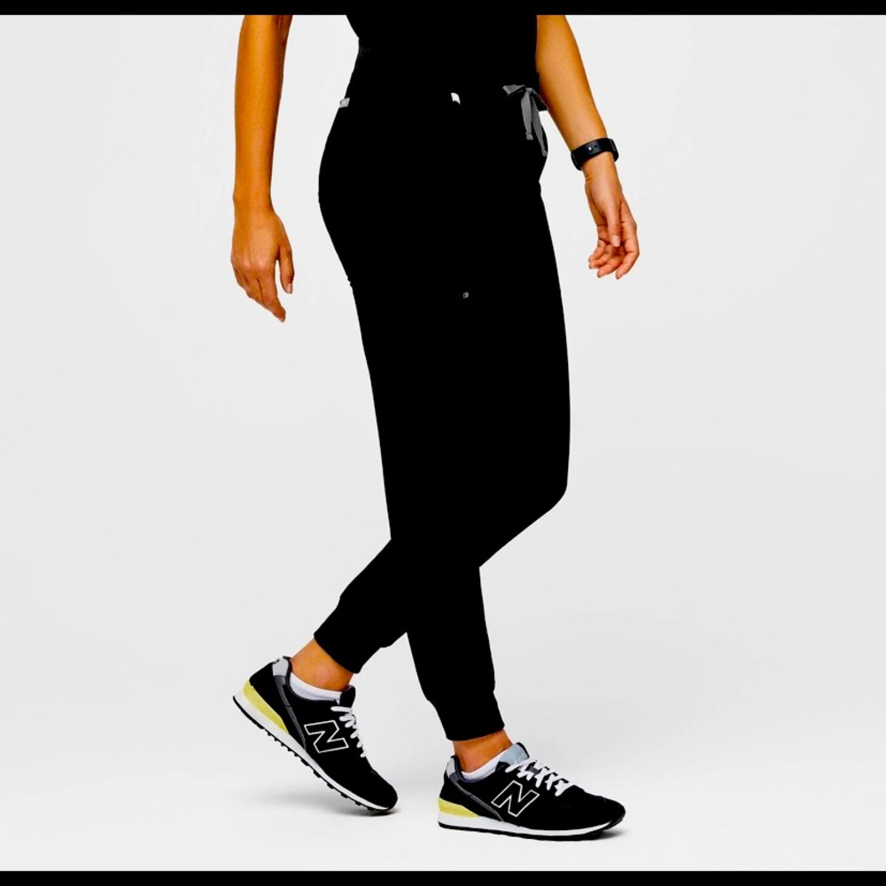 XS black Figs jogger scrub pants